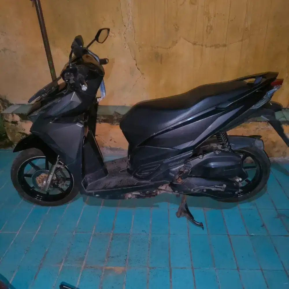 Honda vario 125 tahun 2016 tangan pertama, motor ok pajak off2