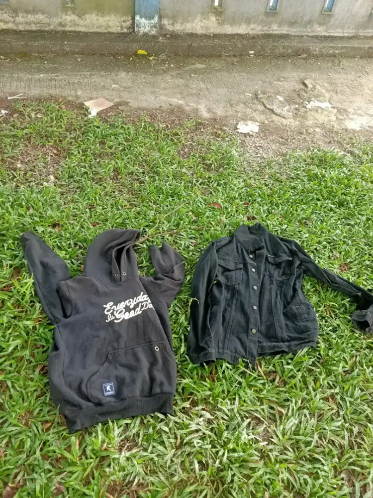 Di jual pakaian olah raga untuk lari pagi,sore,siang jeket