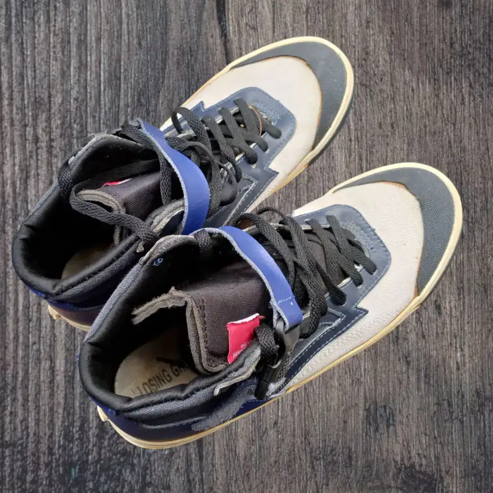 Sepatu style kece Lossing Grip size 42