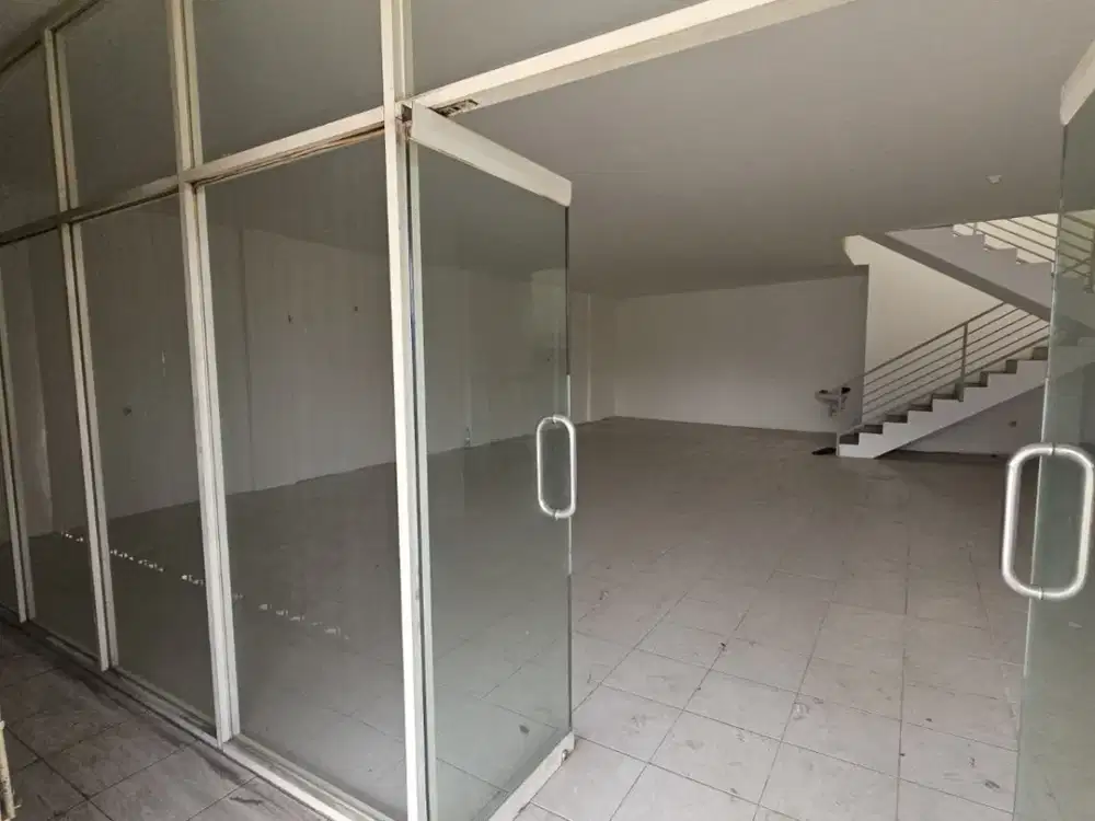 Ruko 3 Lantai Lokasi Strategis di Serpong