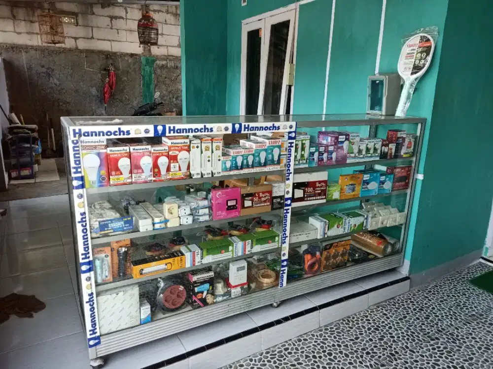 Jual etalase dan dagangan alat listriknya