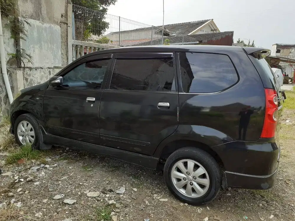 Dijual Cepat! Toyota Avanza 1.5 S 2011 Manual