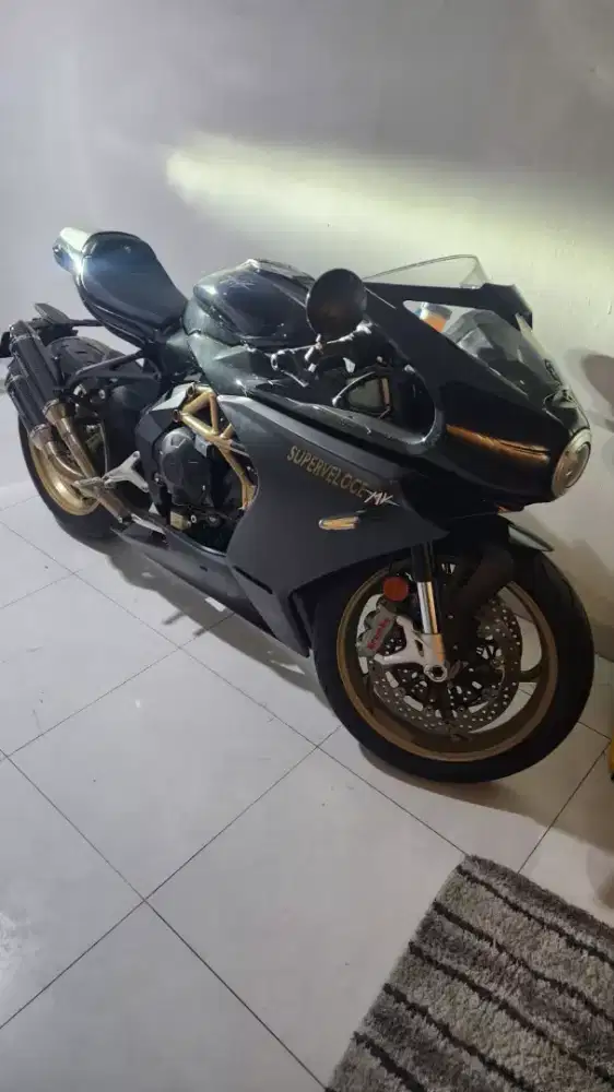 Mv agusta superveloce