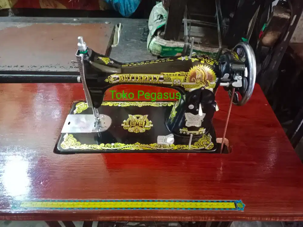 Jual mesin jahit seken Butterfly ,meja laci 1(baru),siap pakai&garansi