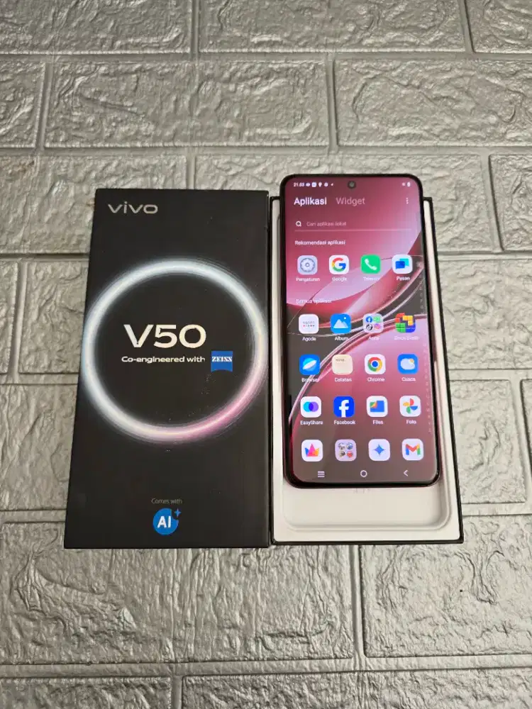 Vivo V50 5G RED 12/256gb Lengkap Mulus Normal