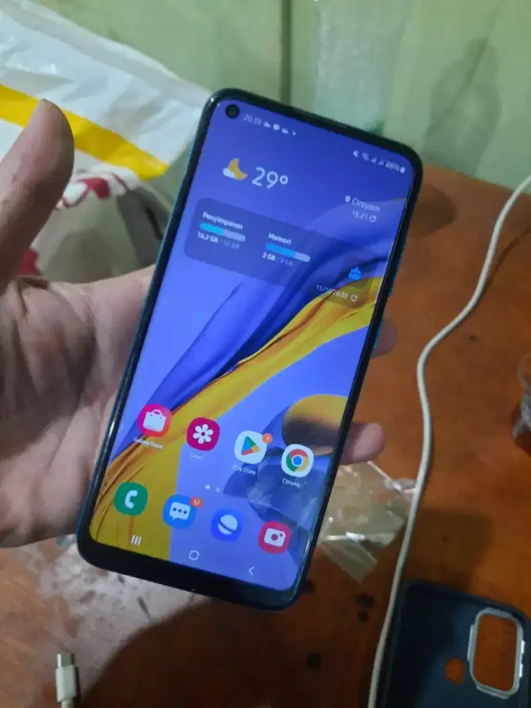 Samsung m11 3+4/32 masih ory an