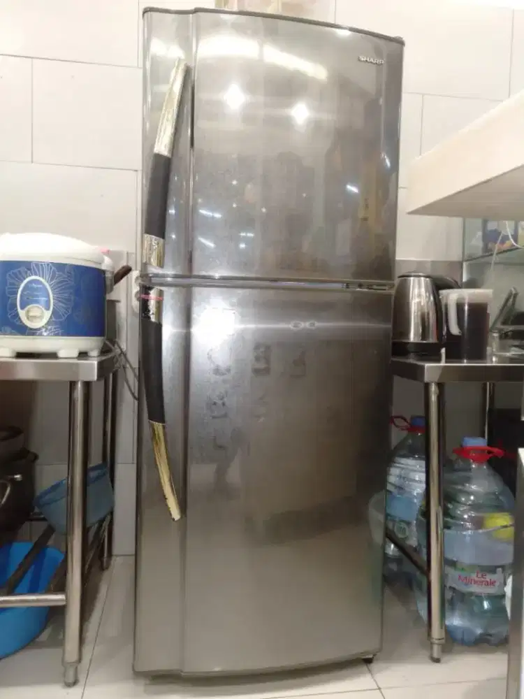 Kulkas Sharp 2 Pintu