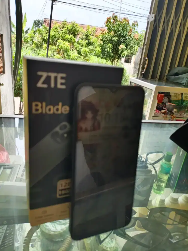 Zte v50 ram 8+8 GB 128gb fullset