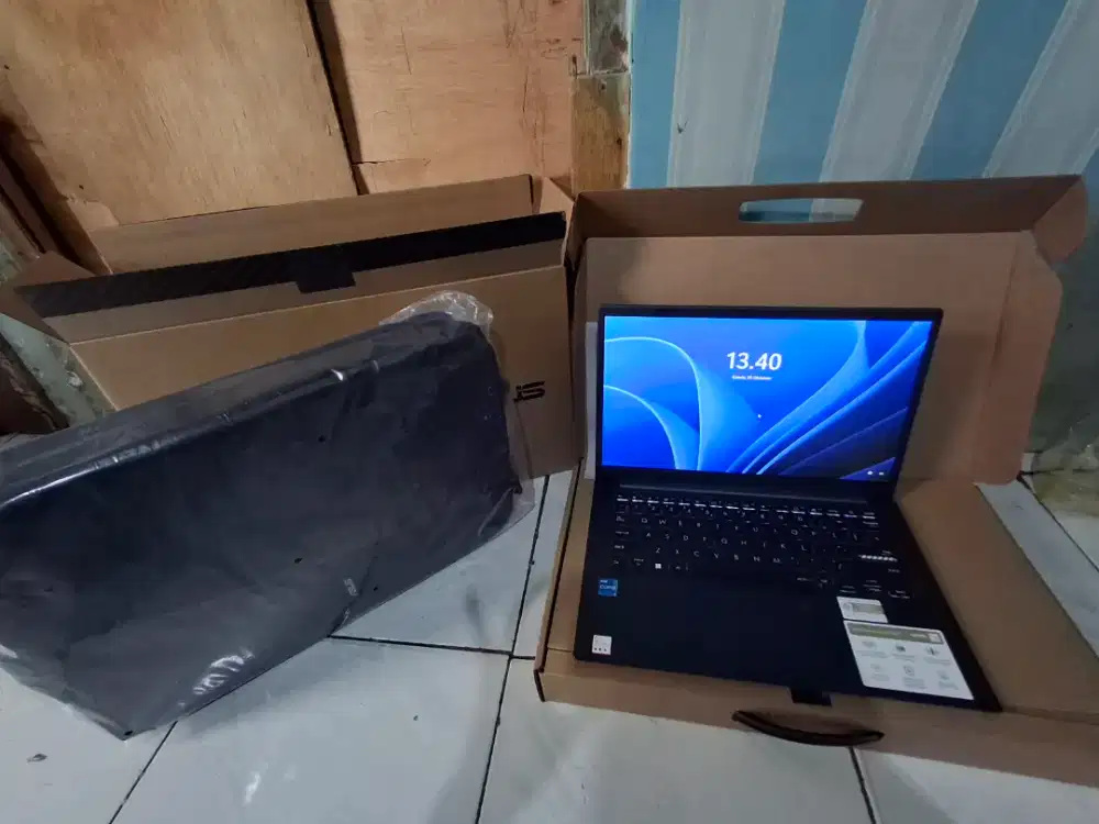 laptop Asus Vivobook  14/15/17 i5 A1404Z