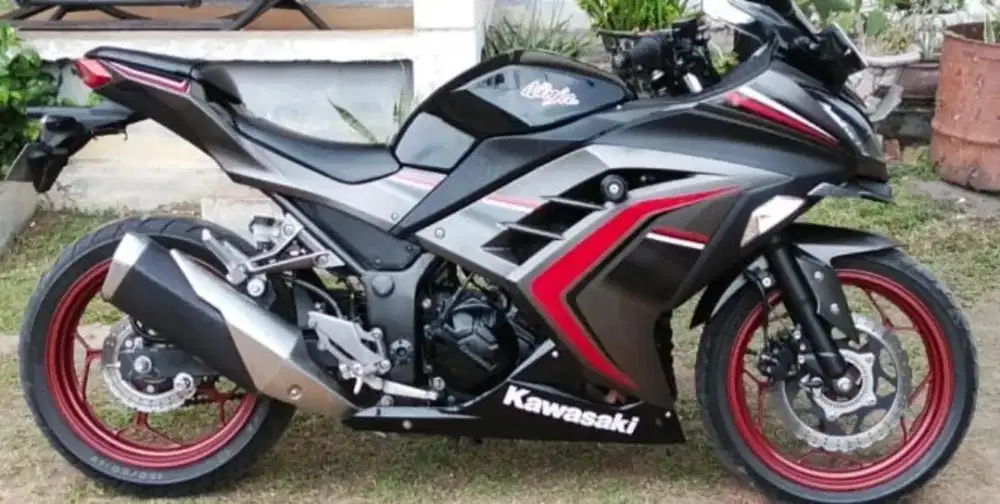 Naik posting masee..ninja 250cc fi ABS 2016 SE pajak hidup