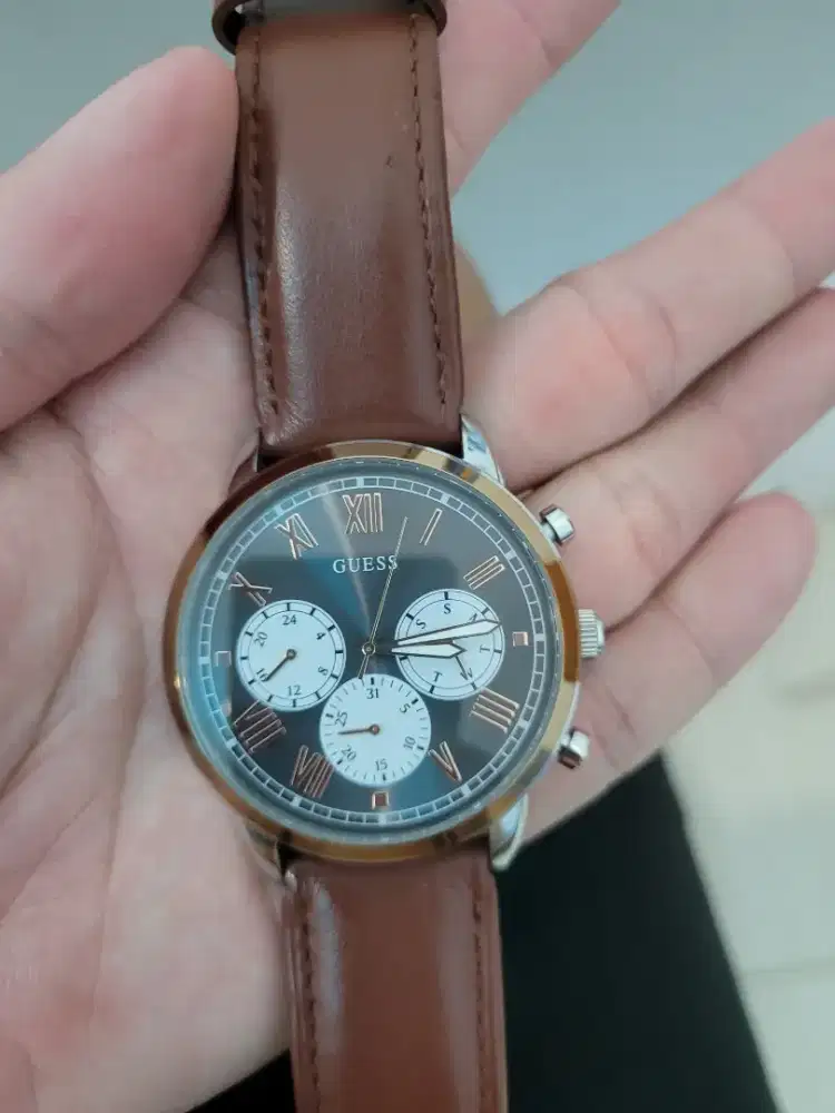 Jam tangan Guess