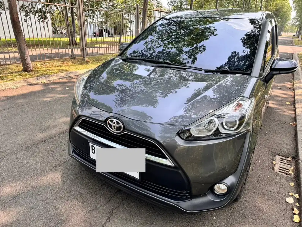 toyoya sienta A.T type V 1.5 tahun 2019