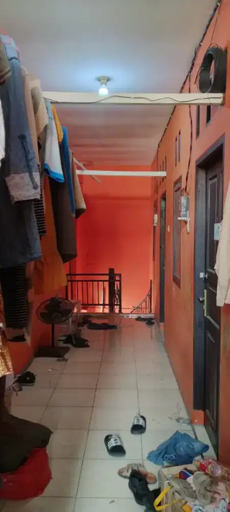 Jual kontrakan 6 kamar lantai 2