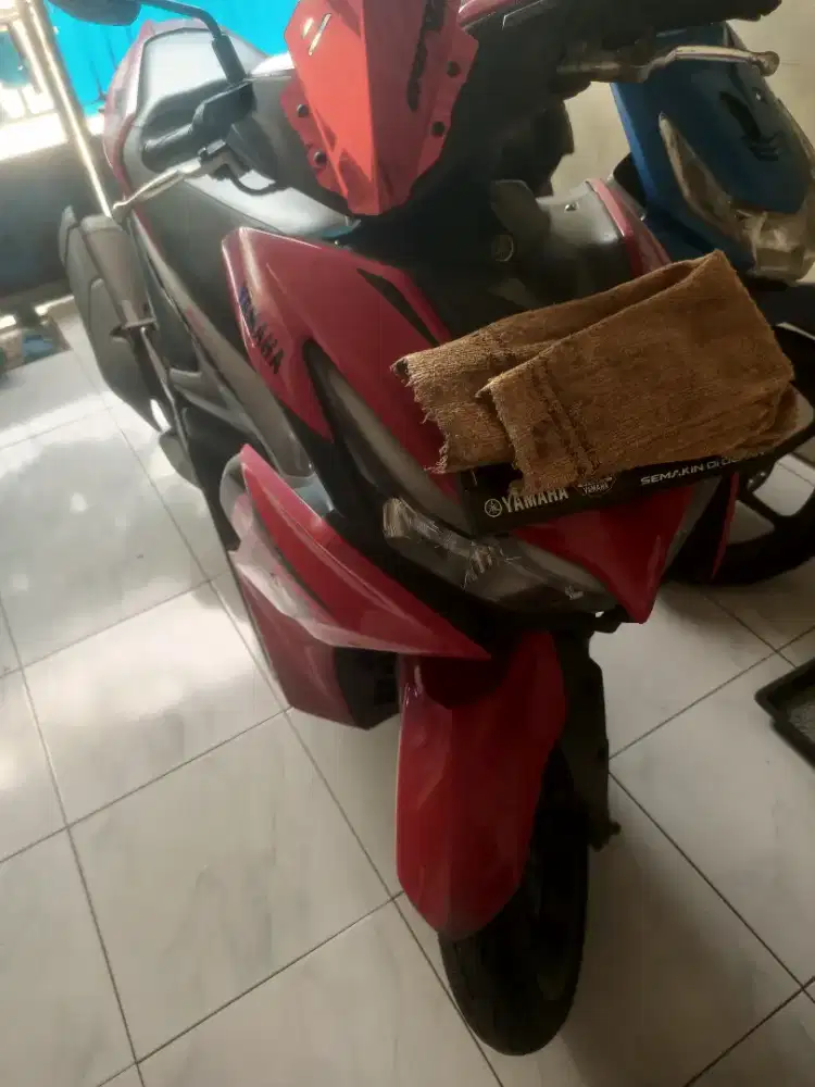 Motor aerox 155 vvi warna merah