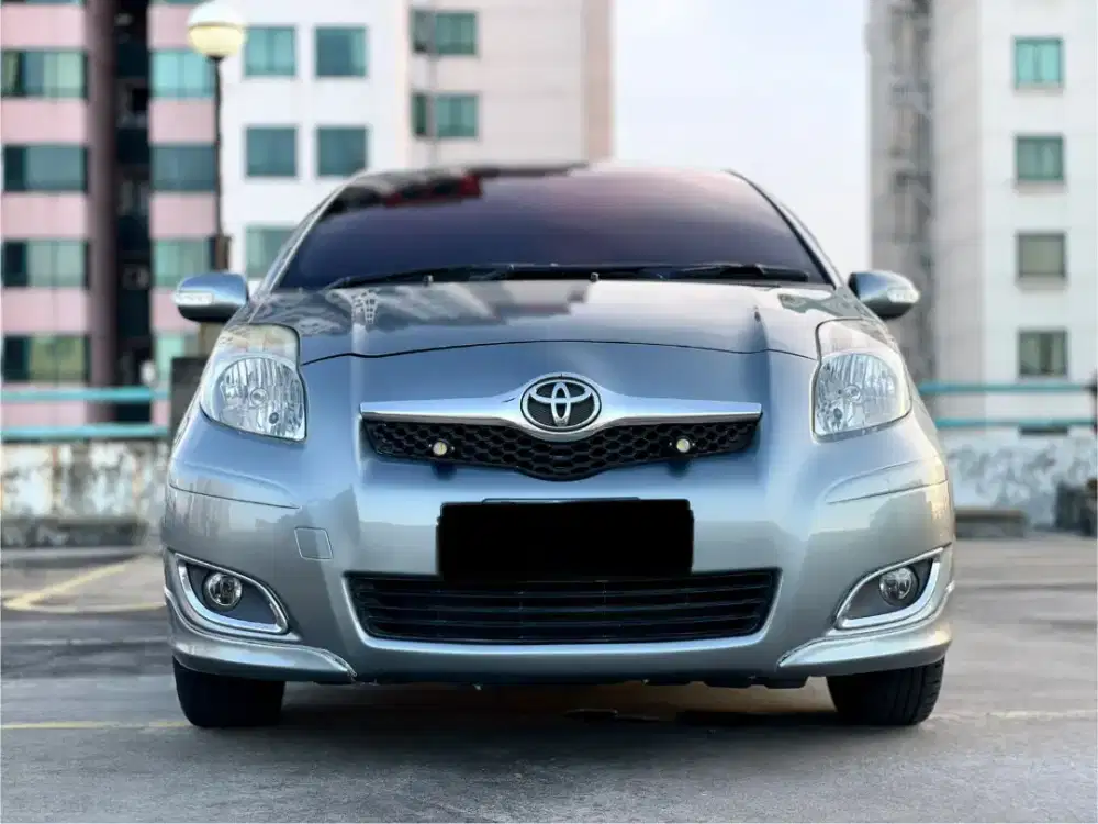TOYOTA YARIS 1.5 E AT 2011