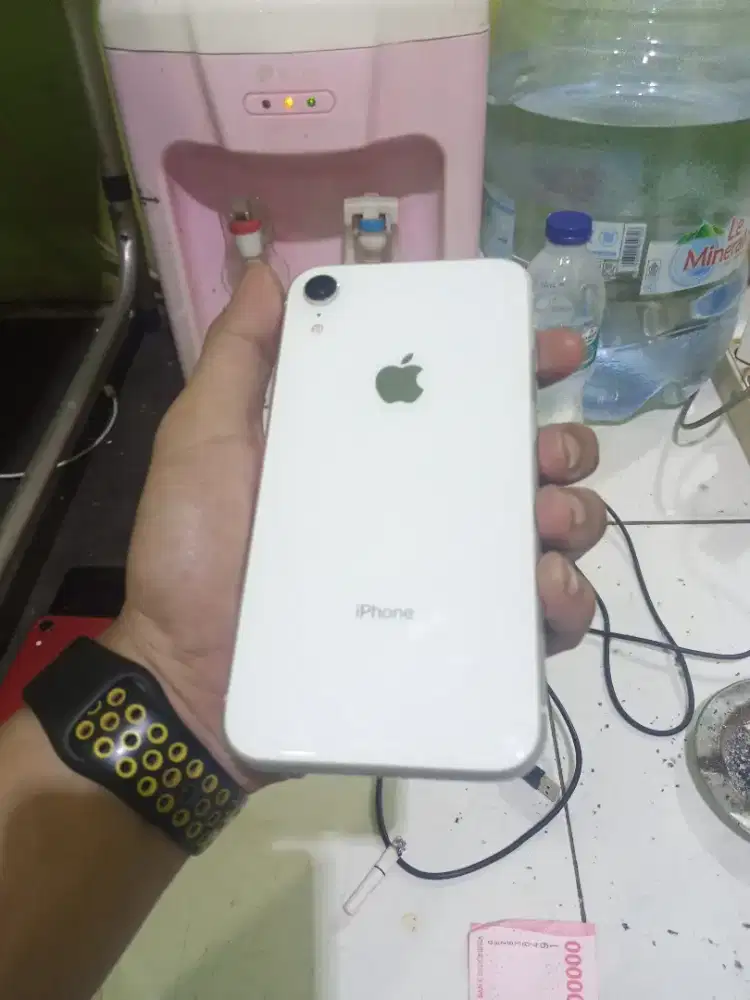 IPhone XR 64gb cuss