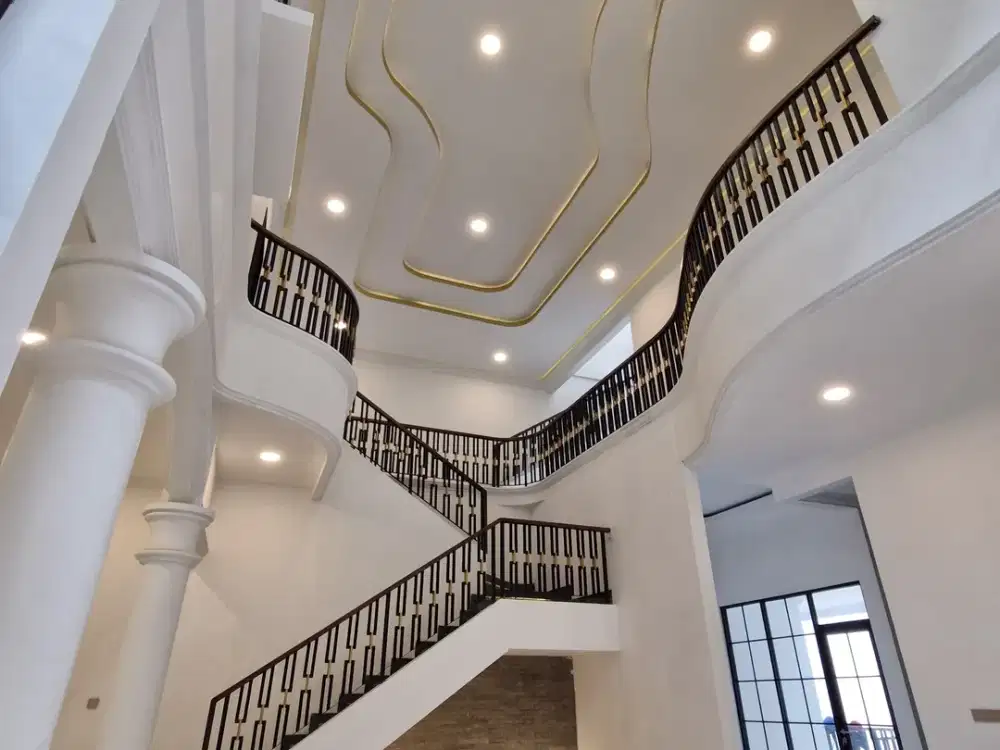 ANA RUMAH MEWAH LUX EXCLUSIVE NGANTONG LT.313M DI TOMANG