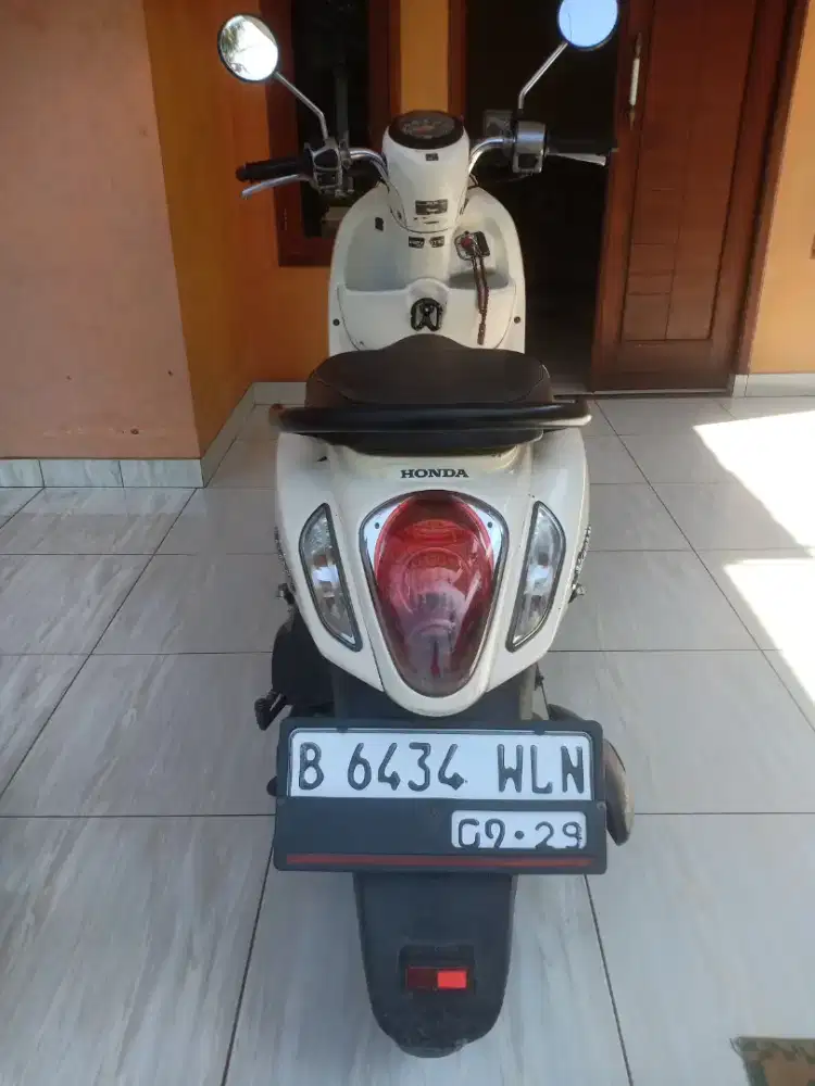 Bismilah dijual Scoopy THN 2014  PJK idup 09/26 plat idup 09/29