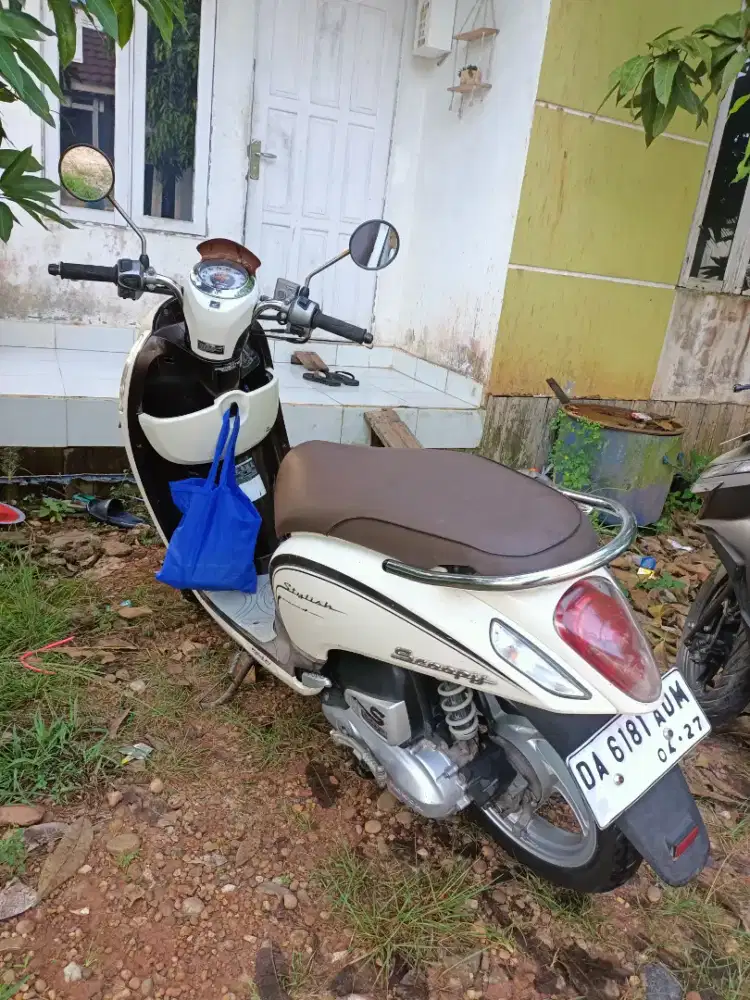 HONDA SCOOPY 2017 - KRIM COKLAT