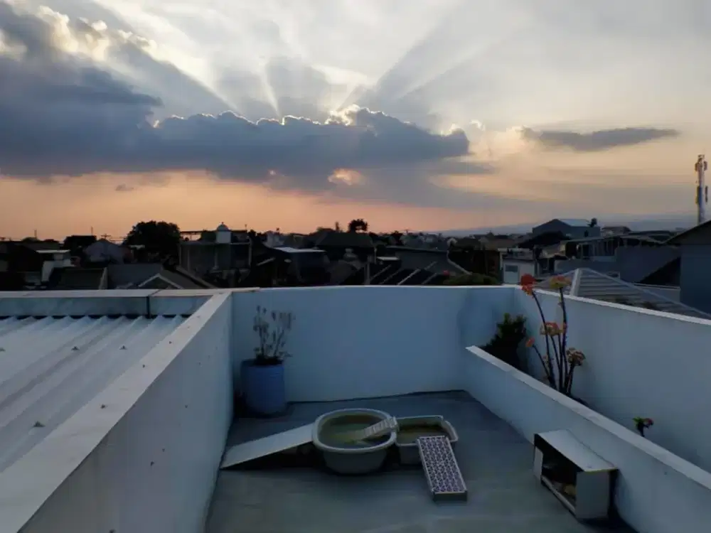DIJUAL RUMAH MINIMALIS FULL FURNISHED ADA KOLAM RENANG ARCAMANIK BANDUNG