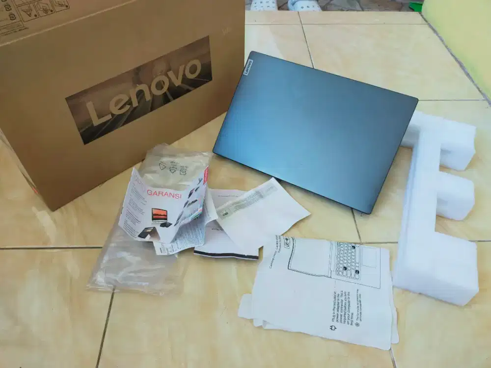 Dijual laptop Lenovo Intel I3 gen 12 Ram 8GB DDR4 SSD 256GB Win 11