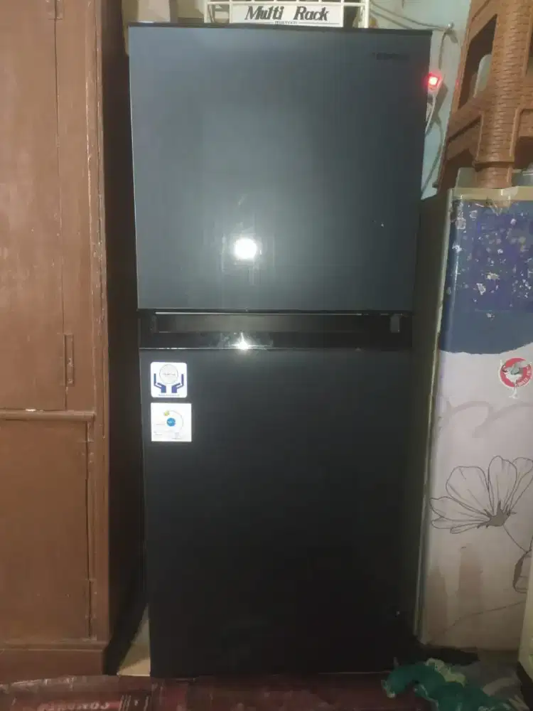 Kulkas Toshiba 2 pintu