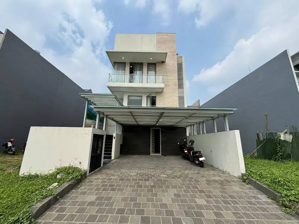 Dijual Turun Harga Rumah Siap Huni Konsep Villa Pakuwon Indah Surabaya