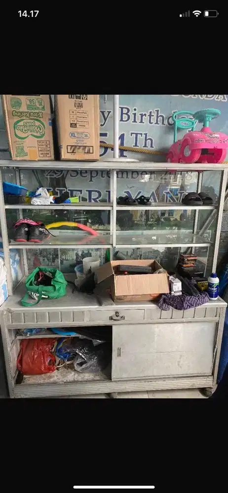 etalase bekas jual apa adanya