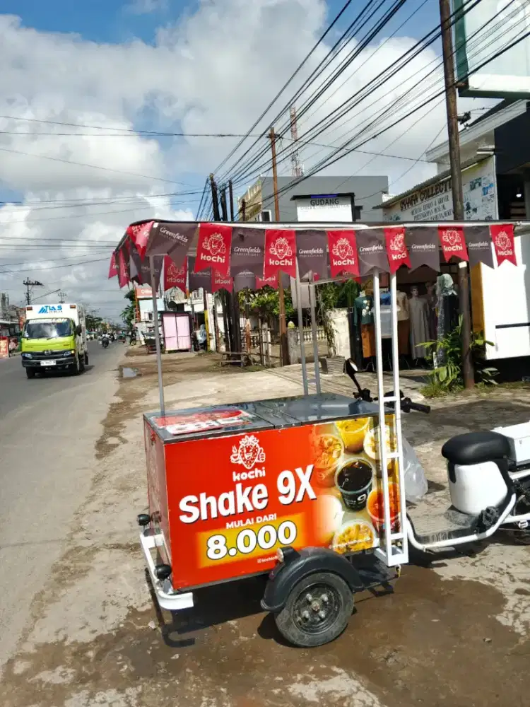Jualan kopi pakai gerobak kopi