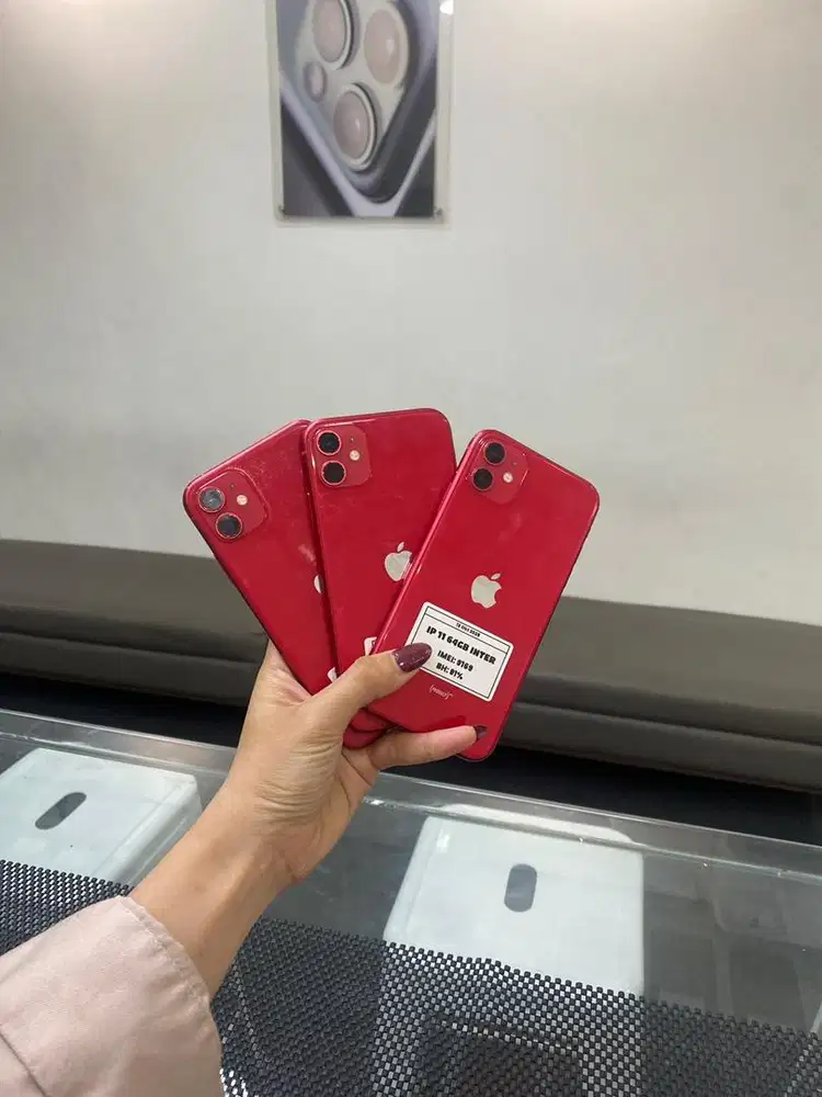 iphone 11 64GB fullset bergaransi tuker tambah