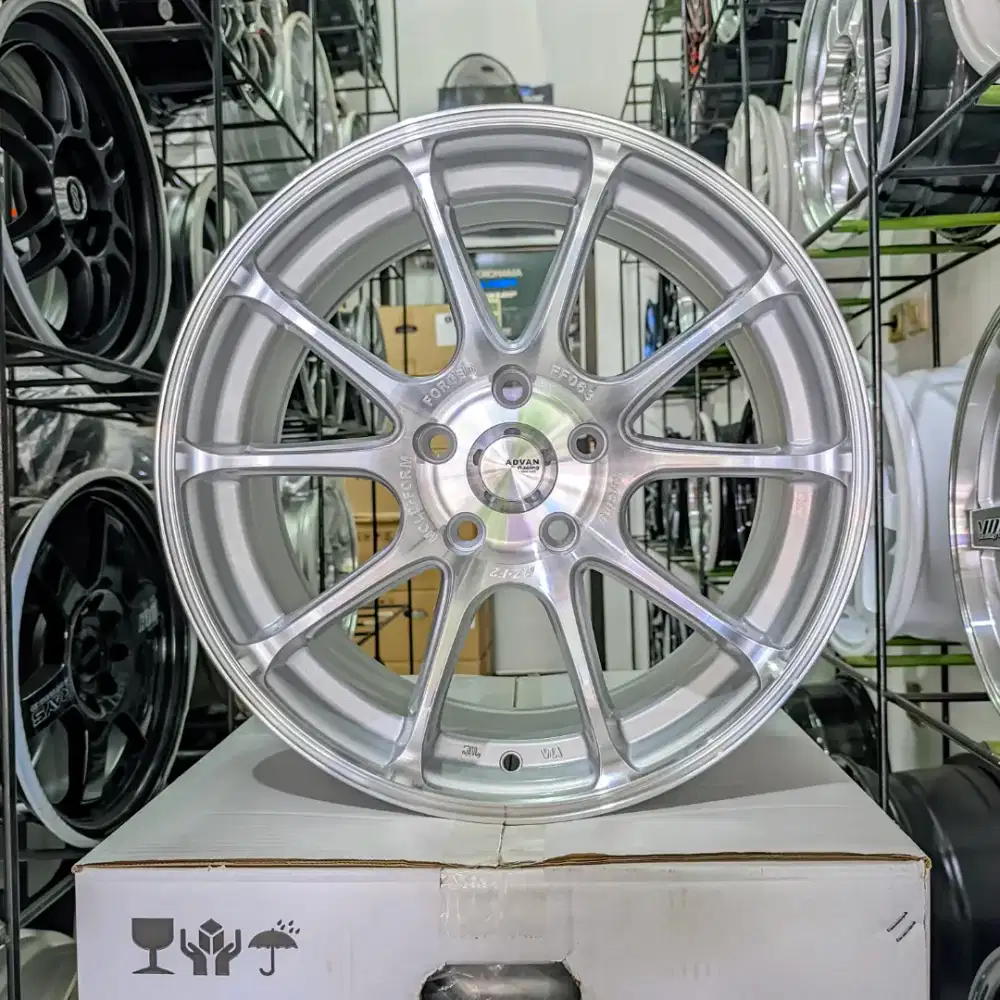 Velg Advan Rz F2 R17 Pcd 5 x 114 lebar 8 et 40