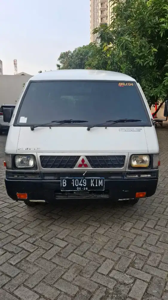 Mitsubishi L300 Starwagon
