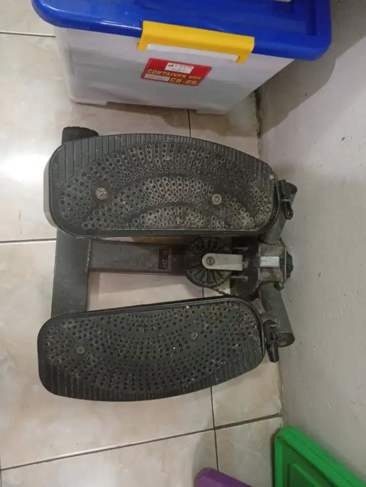 Alat fitness twist stepper