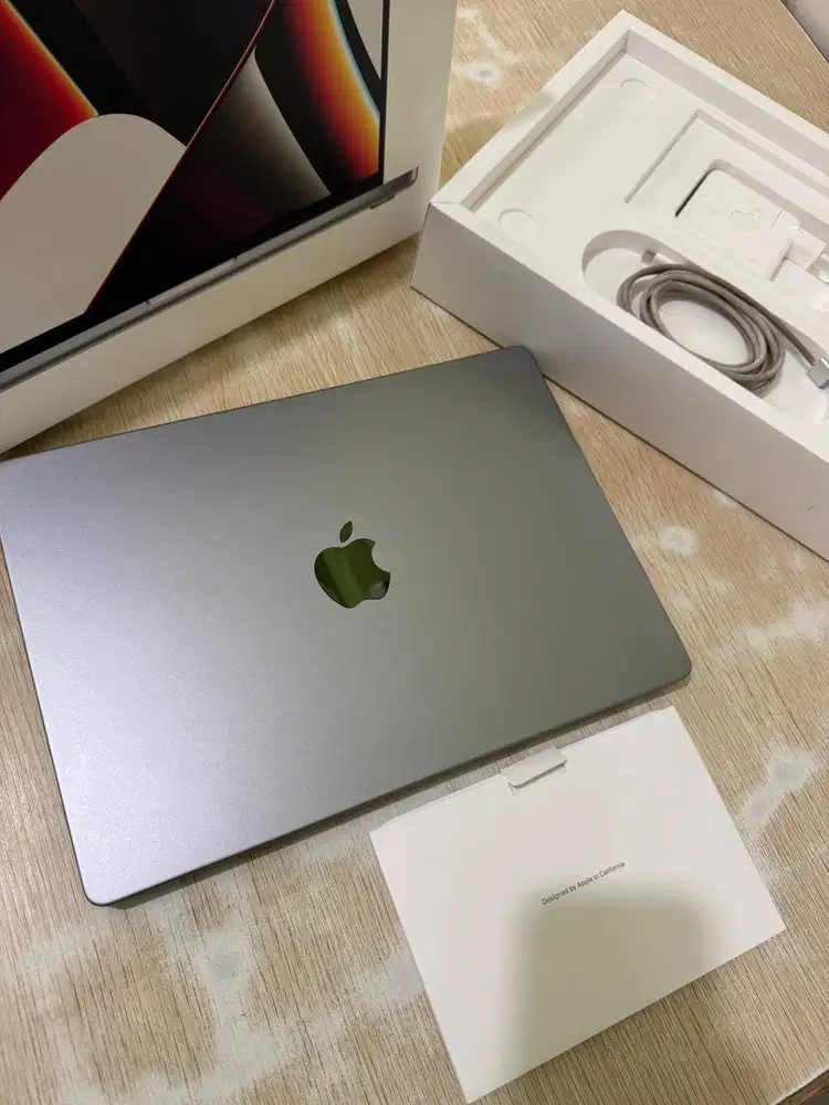 Macbook Pro 14” 2021 2022 M1 Pro Kondisi 98% mulusCC 412 ex iBox