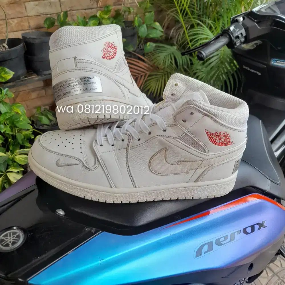 NIKE AIR JORDAN MID SWOOSH ON TOUR