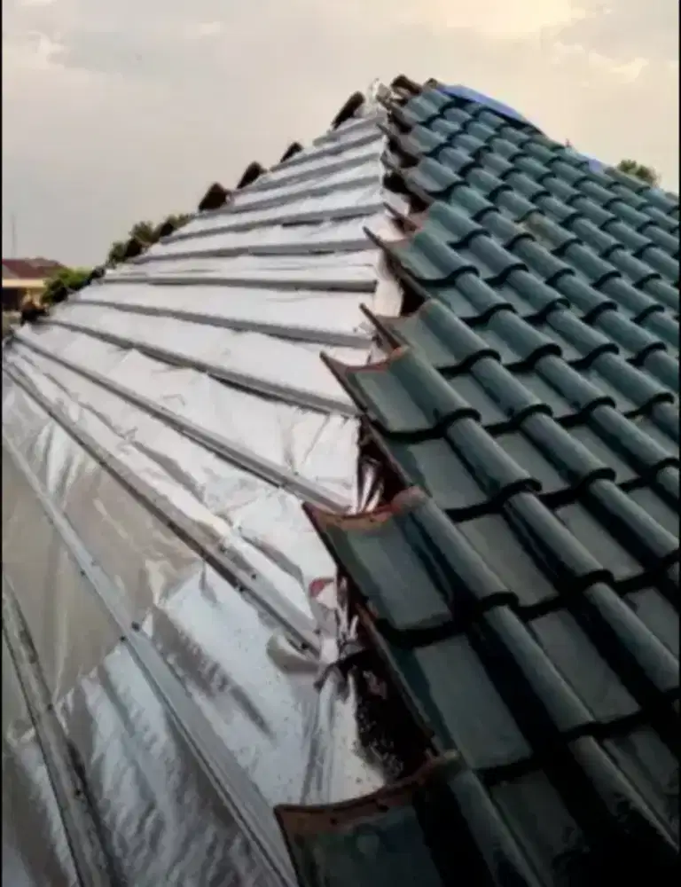 Bongkar Pasang Atap Rumah