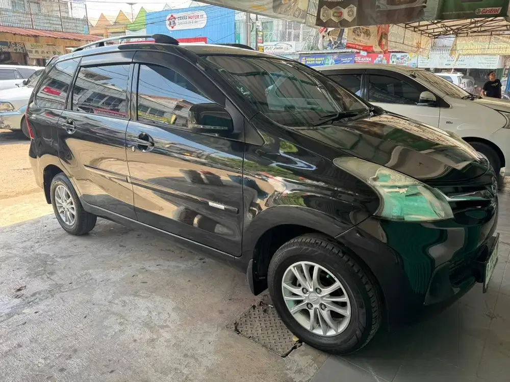 Daihatsu Xenia R deluxe 2014