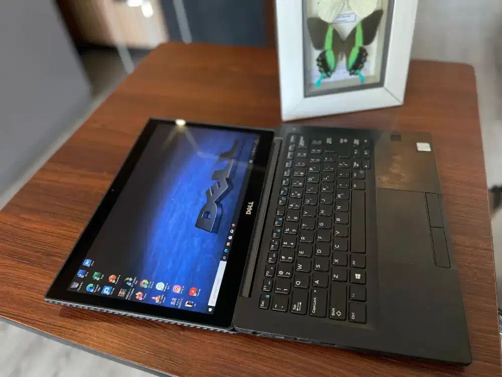 Laptop dell Core i5 Gen 7 layar sentuh