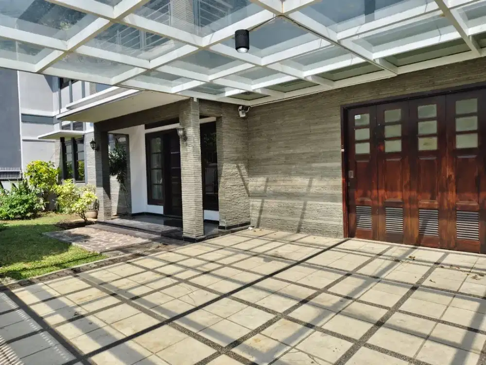 Rumah 2 Lantai Yg sangat Asri Nyaman, Cantik ,Indah  Dan Elegant di Batununggal  Bandung