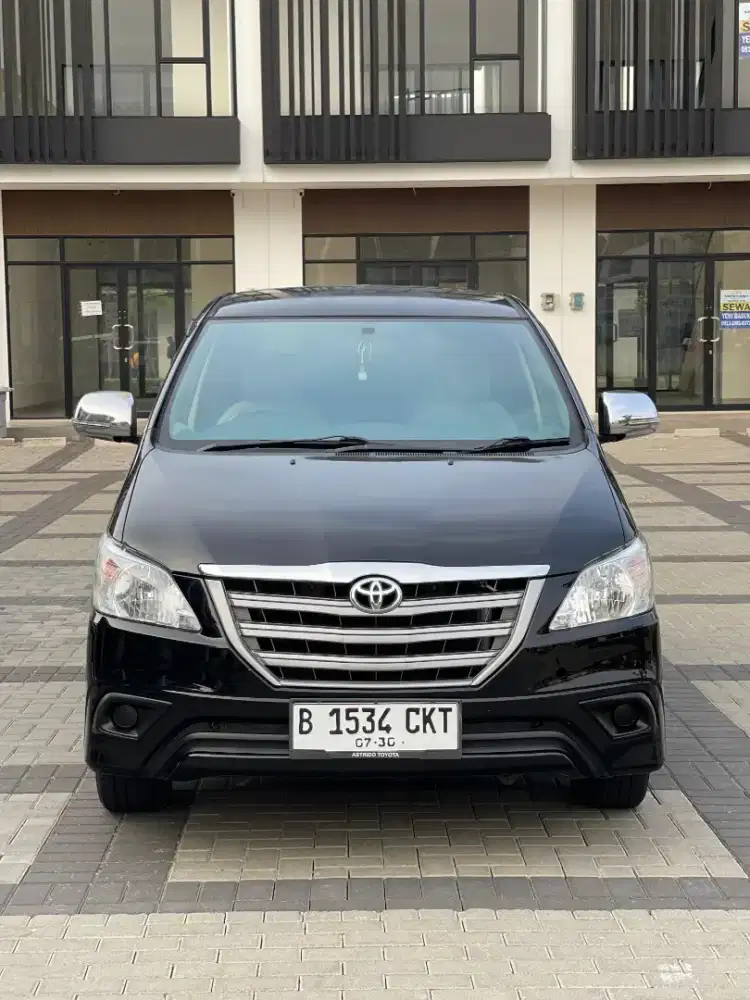 TOYOTA INNOVA 2.0 E MT 2015,ISTIMEWA