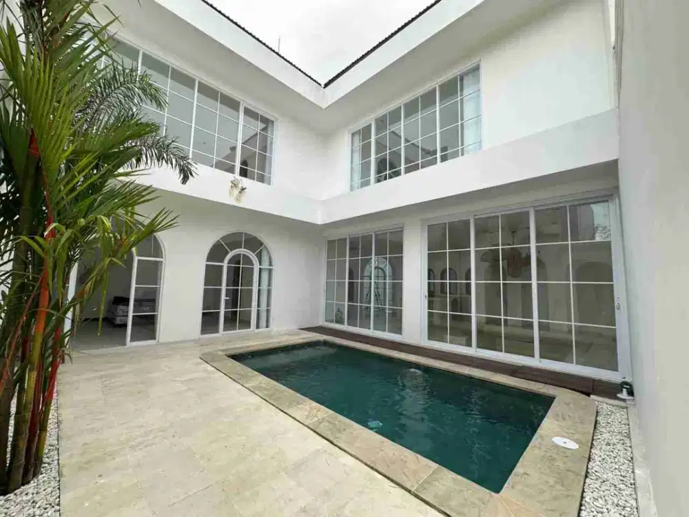 2 villa di area jalan pantai berawa