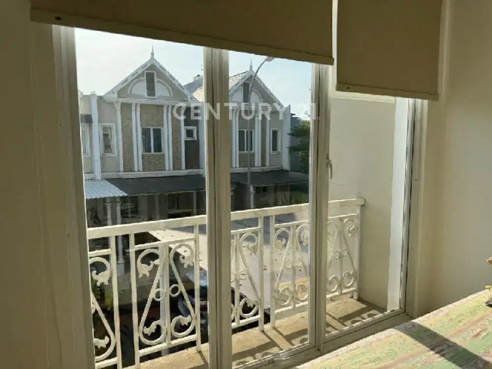 Rumah Cantik Nyaman 2 Lantai Di Thames JGC Jakarta Garden City