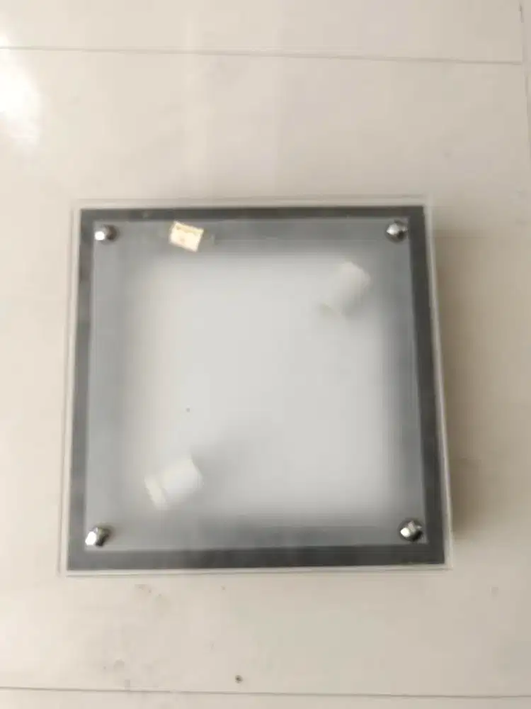 Rumah lampu kotak fitting e27