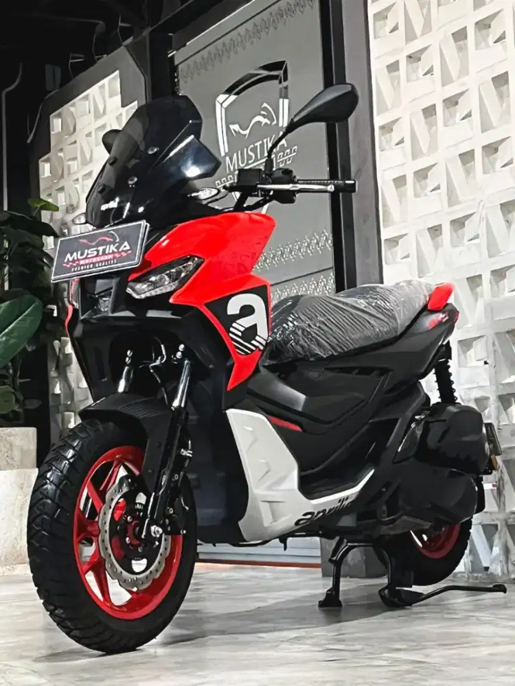 Odo 600 perak‼️Aprilia SR GT 200 2022. Plat L Sby. DANNY Mustika Motor