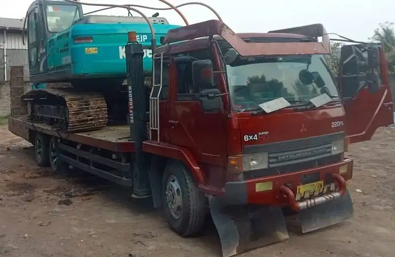 Self Loader Truck Mitsubishi 220PS Tahun 2005