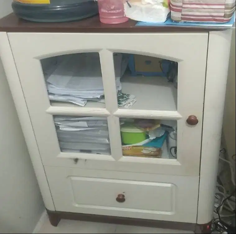 Lemari 1 Pintu 1 Laci Bekas
