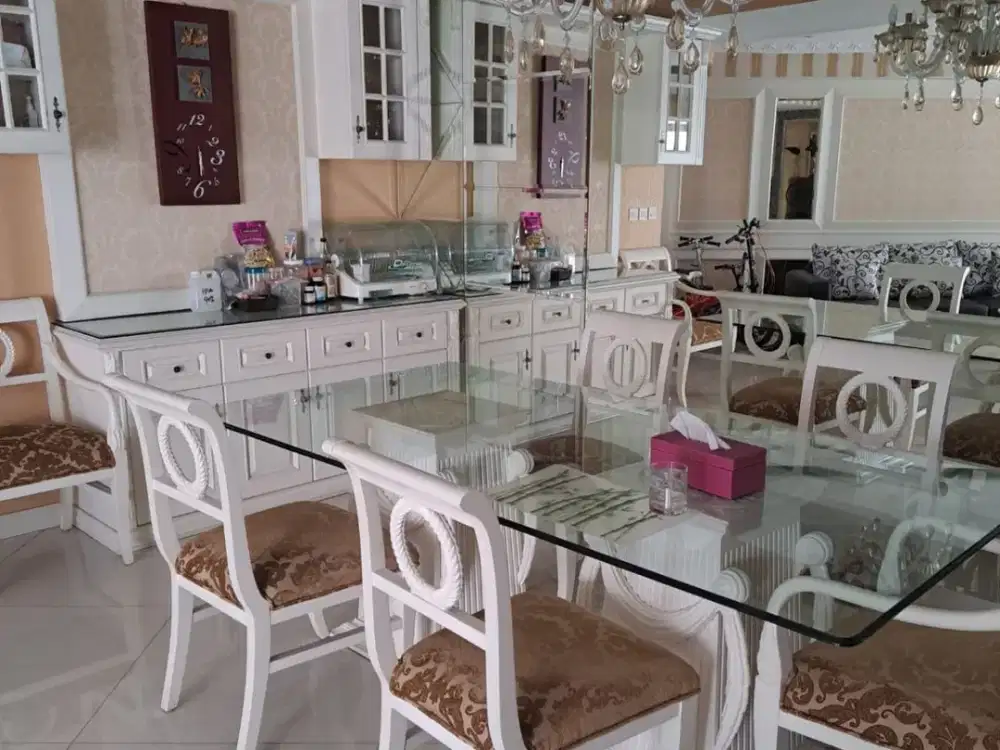 Dijual Murah apartemen Taman Anggrek 3 BR, Jakarta Barat