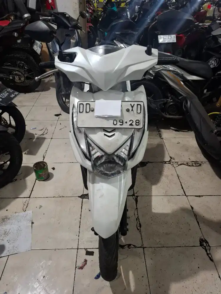 Honda beat F1 2013 putih