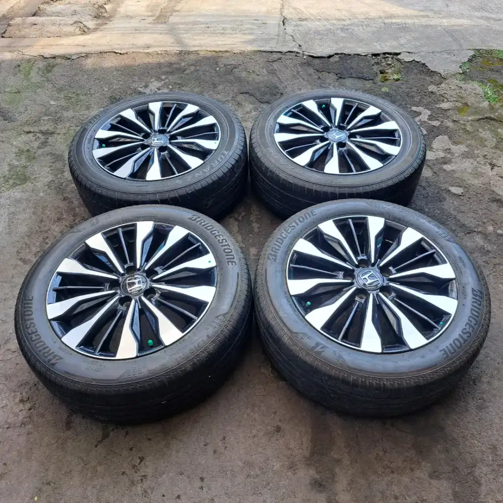 Velg dan ban ring 17 honda brv original bisa tt