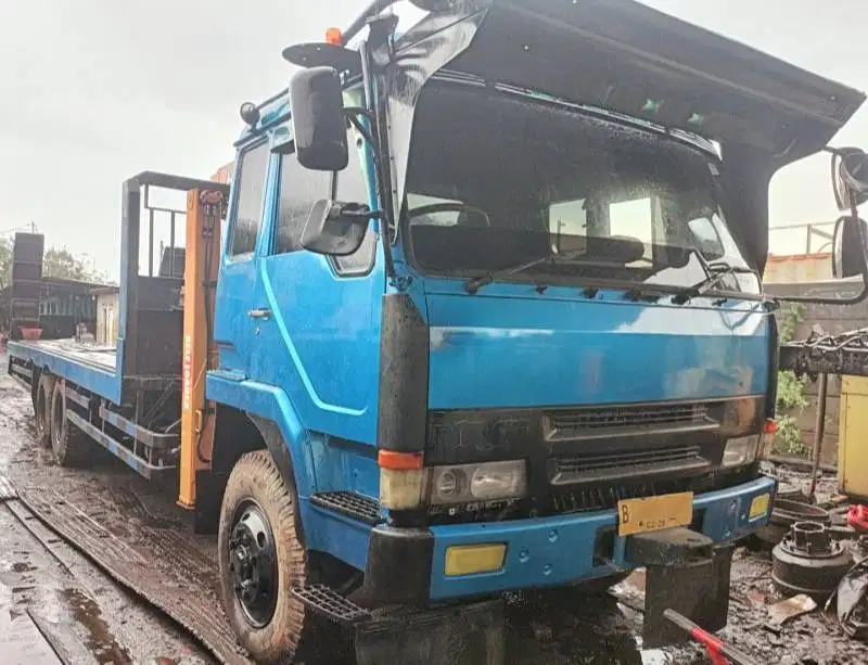 Dijual Self Loader Truck Crane Mitsubishi Fuso Ex. Import Tahun 2011